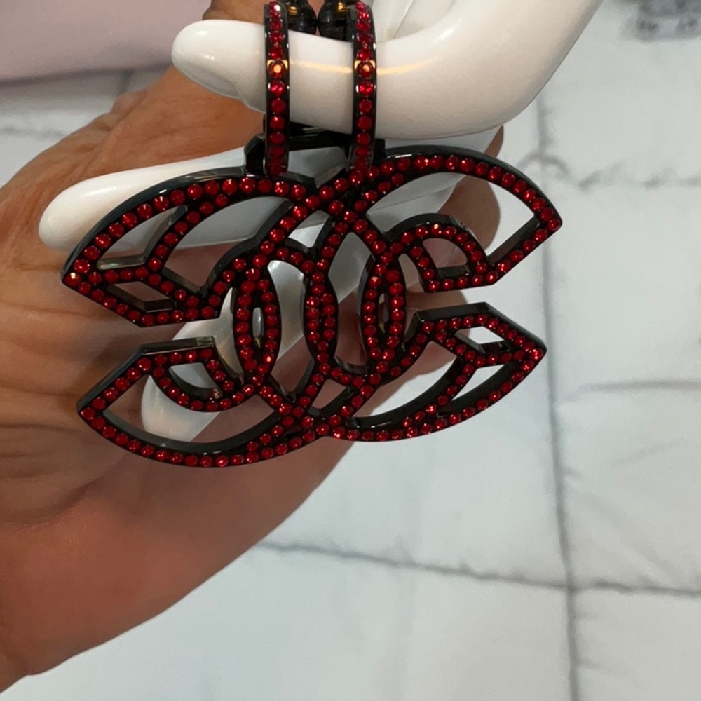 Chanel Diamantés one sided Crystal clip on earring - Picture 6 of 7